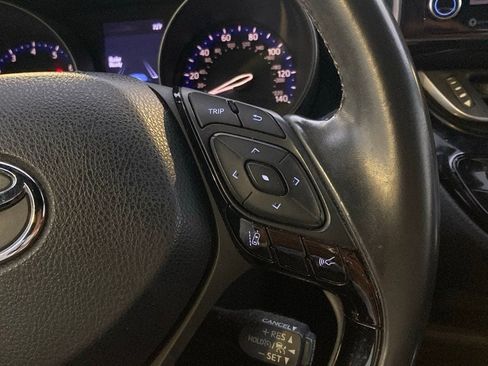Used 2019 Toyota C-HR XLE image 16