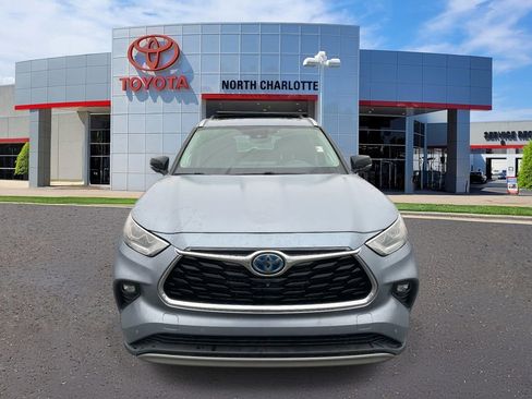 Used 2023 Toyota Highlander Platinum image 5
