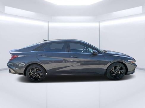 New 2026 Hyundai Elantra SEL Sport Premium FWD image 2