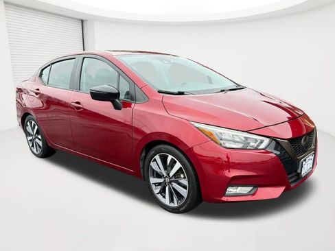 Used 2020 Nissan Versa SR w/ Convenience Package FWD image 3