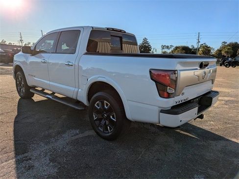 Used 2021 Nissan Titan Platinum Reserve w/ Moonroof Package image 6