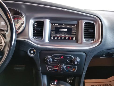 Used 2019 Dodge Charger SXT w/ Leather Interior Group RWD image 30
