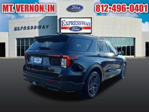 Used 2025 Ford Explorer ST-Line w/ ST-Line Street Pack AWD/4WD image 7