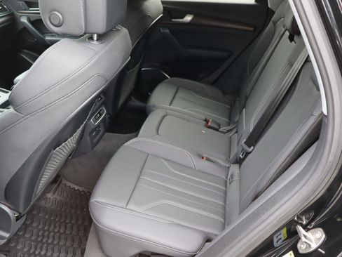 Used 2024 Audi Q5 e Premium image 32