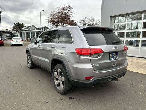 Used 2015 Jeep Grand Cherokee Limited w/ Luxury Group II image 2
