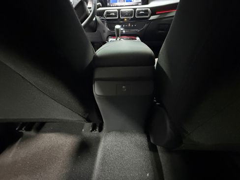 New 2026 Nissan Sentra SR FWD image 32