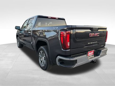 Used 2025 GMC Sierra 1500 SLT image 3