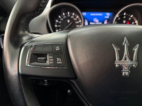 Used 2019 Maserati Levante image 27