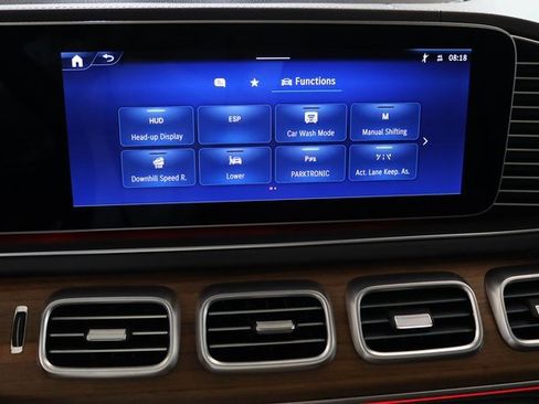 Used 2024 Mercedes-Benz GLS 580 4MATIC image 6