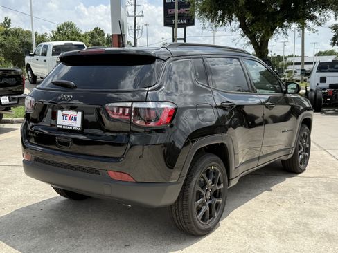 New 2026 Jeep Compass Latitude AWD/4WD image 5
