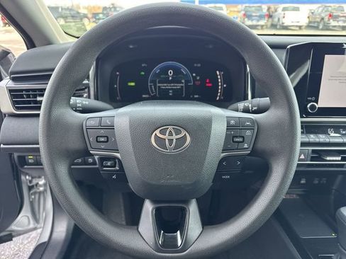 Used 2025 Toyota Camry LE image 16