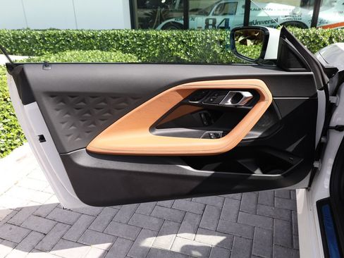 Used 2025 BMW 230i Coupe w/ M Sport Package RWD image 10