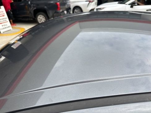 Used 2019 Toyota Prius LE image 2