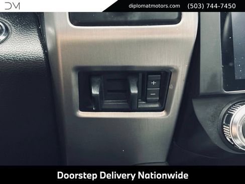 Used 2017 Ford F250 Platinum w/ Platinum Ultimate Package AWD/4WD image 45