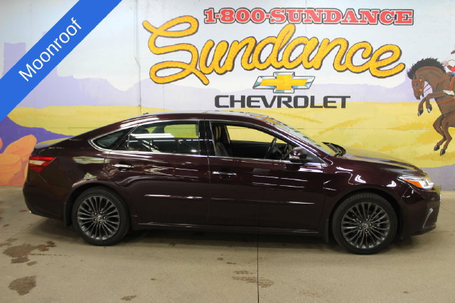Used 2017 Toyota Avalon Limited FWD image 1