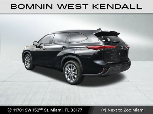 Used 2020 Toyota Highlander Limited image 3