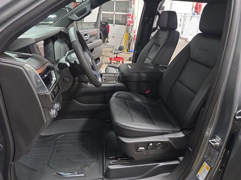 New 2026 GMC Yukon XL Denali w/ LPO, Floor Liner Package image 17