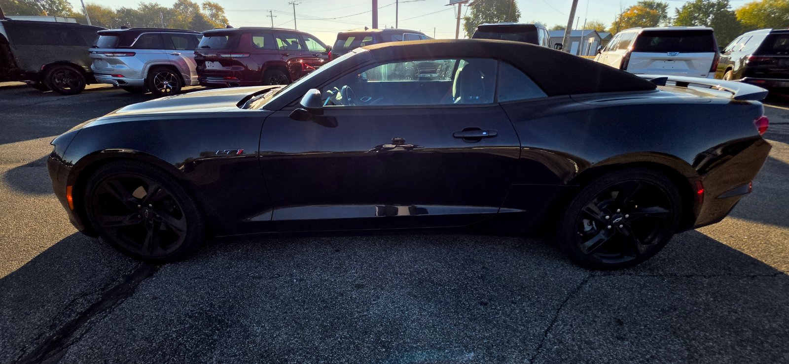 Used 2020 Chevrolet Camaro LT RWD image 3
