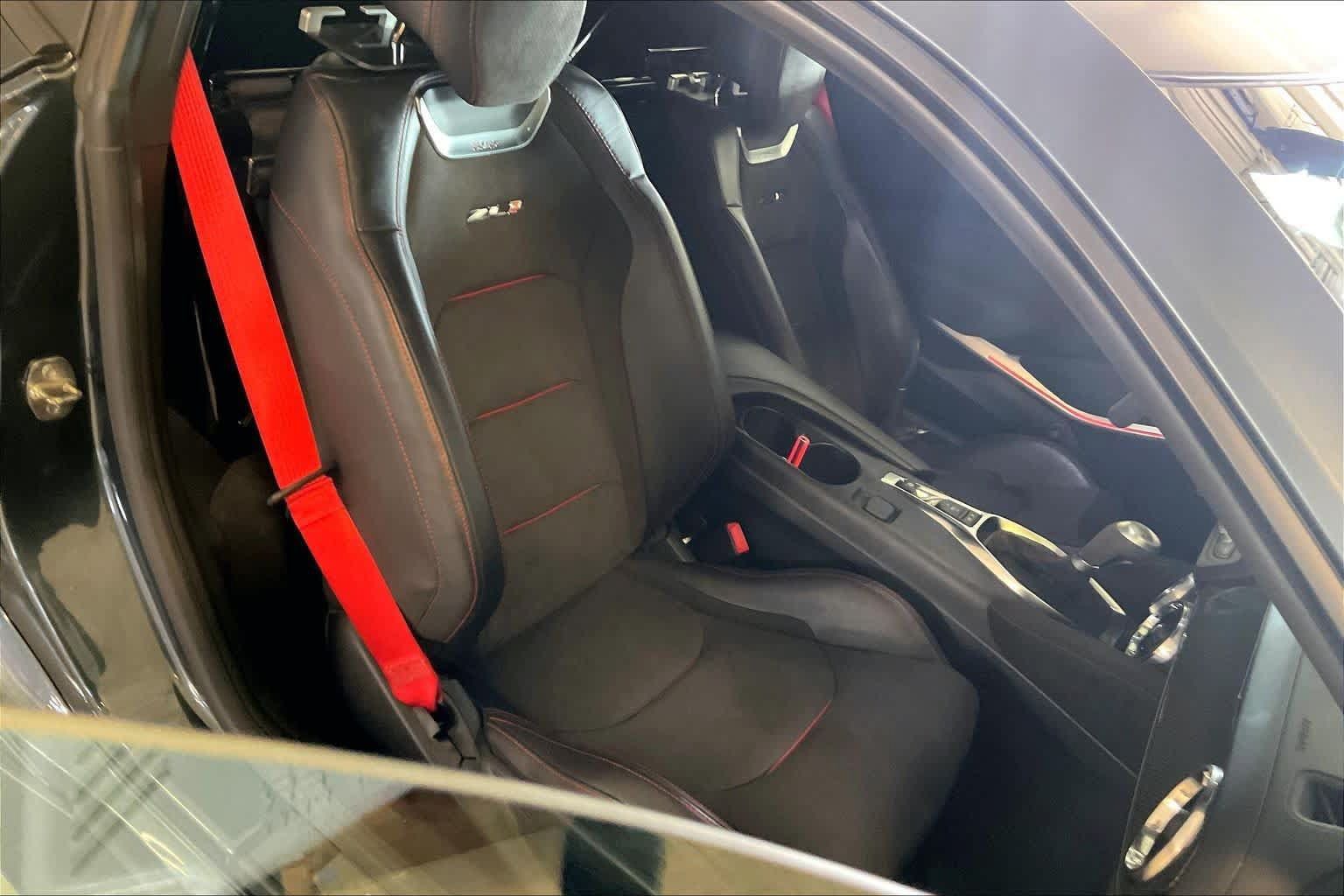 Used 2019 Chevrolet Camaro ZL1 RWD image 8