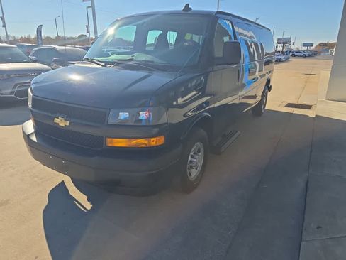 Used 2020 Chevrolet Express 3500 LS image 4