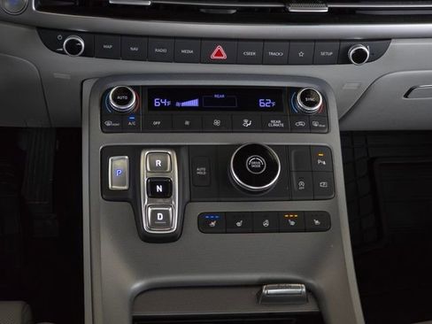 Used 2023 Hyundai Palisade Limited FWD image 14