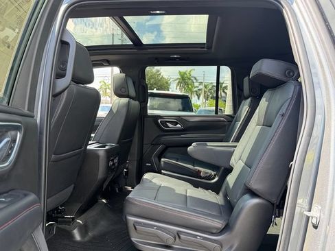 Used 2022 Chevrolet Suburban RST w/ Luxury Package RWD image 11