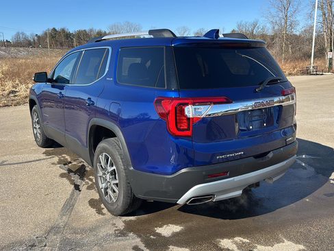 Used 2023 GMC Acadia SLE w/ Driver Convenience Package image 3