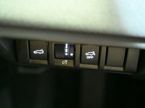 Certified 2025 Subaru Outback Premium AWD/4WD image 47