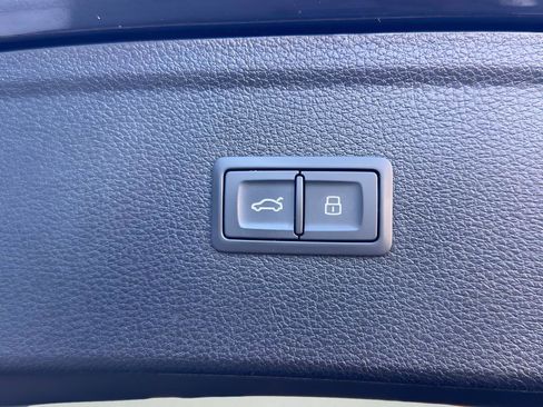 Used 2020 Audi Q5 2.0T Premium w/ Convenience Package image 56