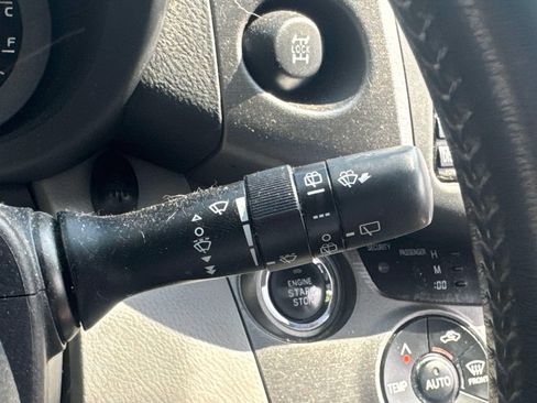Used 2009 Toyota RAV4 Limited AWD/4WD image 22