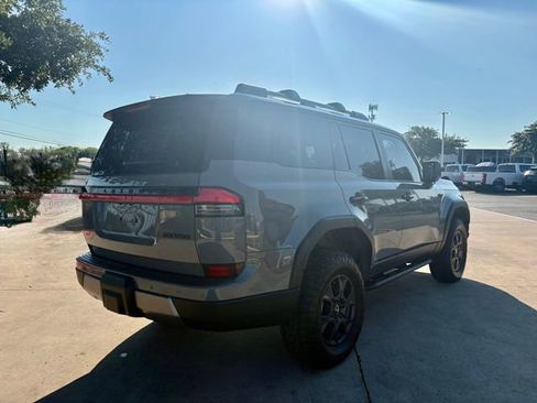 Used 2025 Lexus GX 550 AWD/4WD image 3