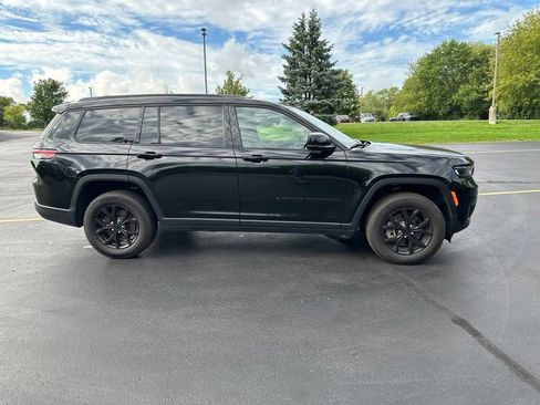 Used 2024 Jeep Grand Cherokee L Altitude AWD/4WD image 2