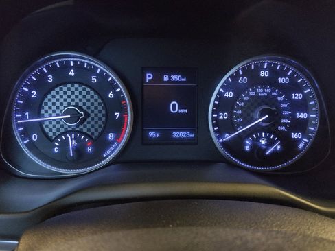 Used 2019 Hyundai Elantra Limited FWD image 23