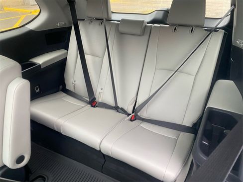 Used 2024 Toyota Grand Highlander XLE image 30