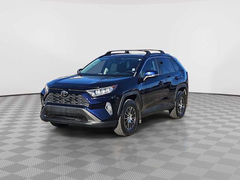 Used 2019 Toyota RAV4 XLE image 4