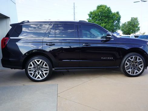 New 2025 Ford Expedition Platinum w/ Platinum Ultimate Package AWD/4WD image 7