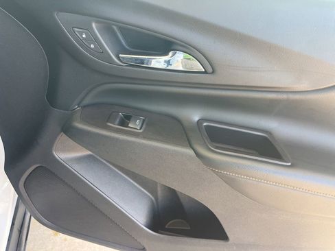 Used 2021 Chevrolet Equinox Premier w/ Redline Edition image 21