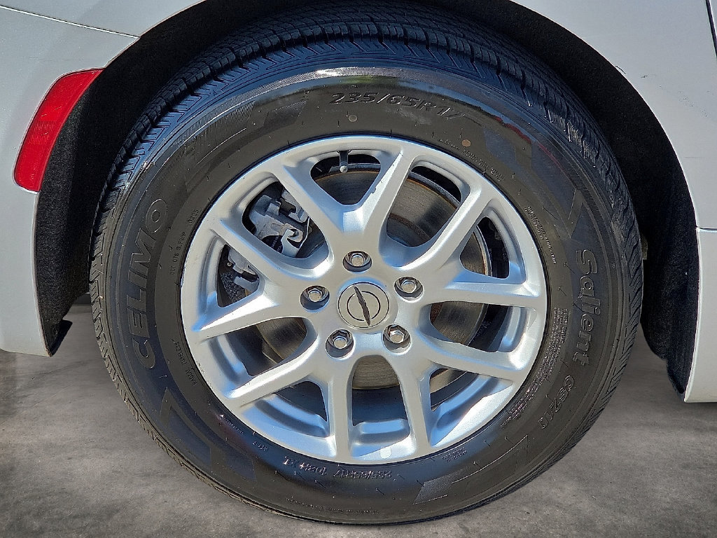 Used 2023 Chrysler Pacifica Touring-L FWD image 7