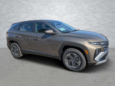 New 2026 Hyundai Tucson Blue SE image 1