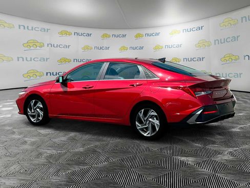 Used 2025 Hyundai Elantra Limited image 5
