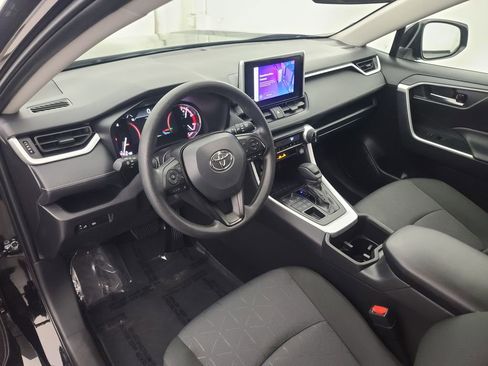 Used 2025 Toyota RAV4 XLE image 22