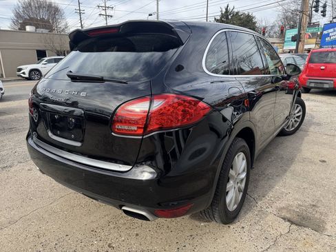Used 2011 Porsche Cayenne AWD/4WD image 7