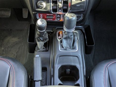 Used 2024 Jeep Wrangler Unlimited Rubicon image 22