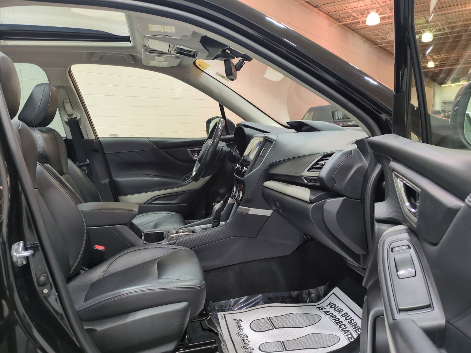 Used 2023 Subaru Forester Limited w/ Popular Package #2 AWD/4WD image 9