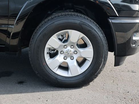 New 2026 RAM 1500 4x4 Crew Cab image 8