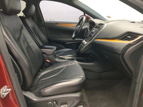 Used 2019 Lincoln MKC Reserve w/ MKC Technology Package FWD image 21