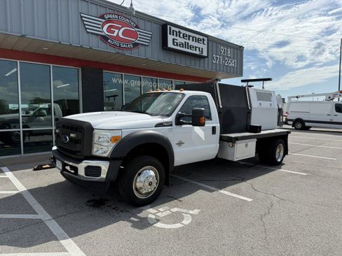 Used 2015 Ford F550 2WD Regular Cab Super Duty image 2