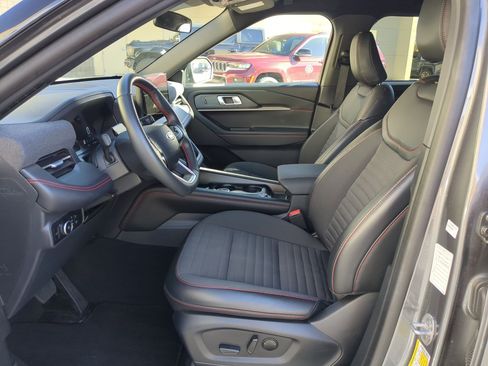 Used 2025 Ford Explorer ST-Line w/ ST-Line Street Pack image 27