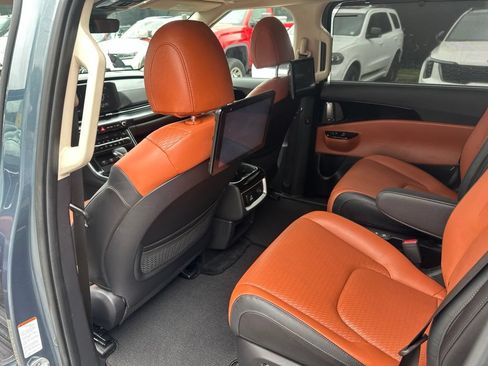 Used 2024 Kia Carnival SX Prestige FWD image 25