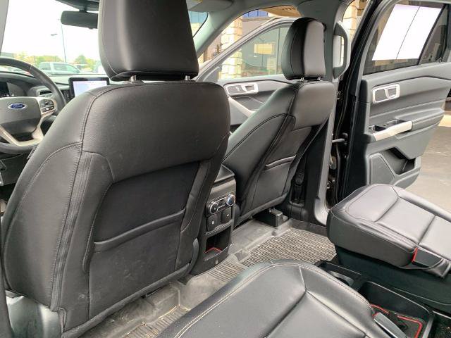 Certified 2021 Ford Explorer XLT w/ Equipment Group 202A AWD/4WD image 31